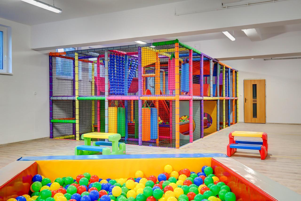 Apartamenty Poddabek- Basen Kryty, Sauna, Animacje Dla Dzieci , Malpi Gaj, Baseny Na Dachu Poddabie Exterior photo